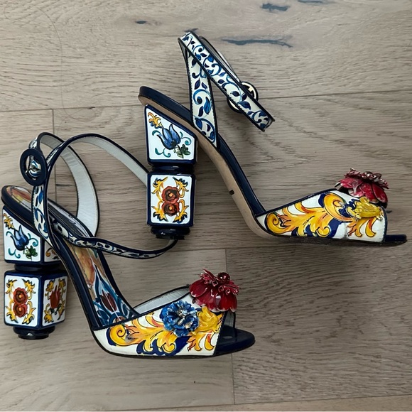Dolce & Gabbana Ceramic Painted Majolica Print 3D Flowers sz 36 - Picture 3 of 7
